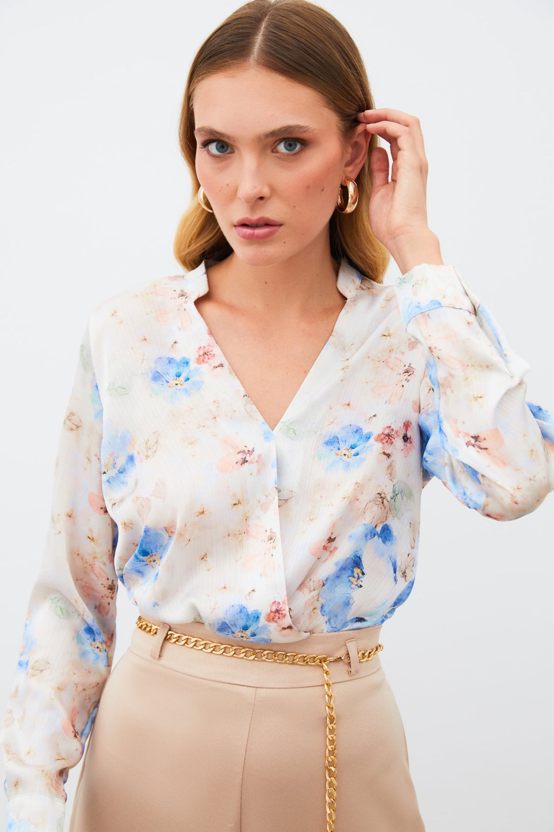 stn1515_blouse_tan_floral_satin (11).jpg