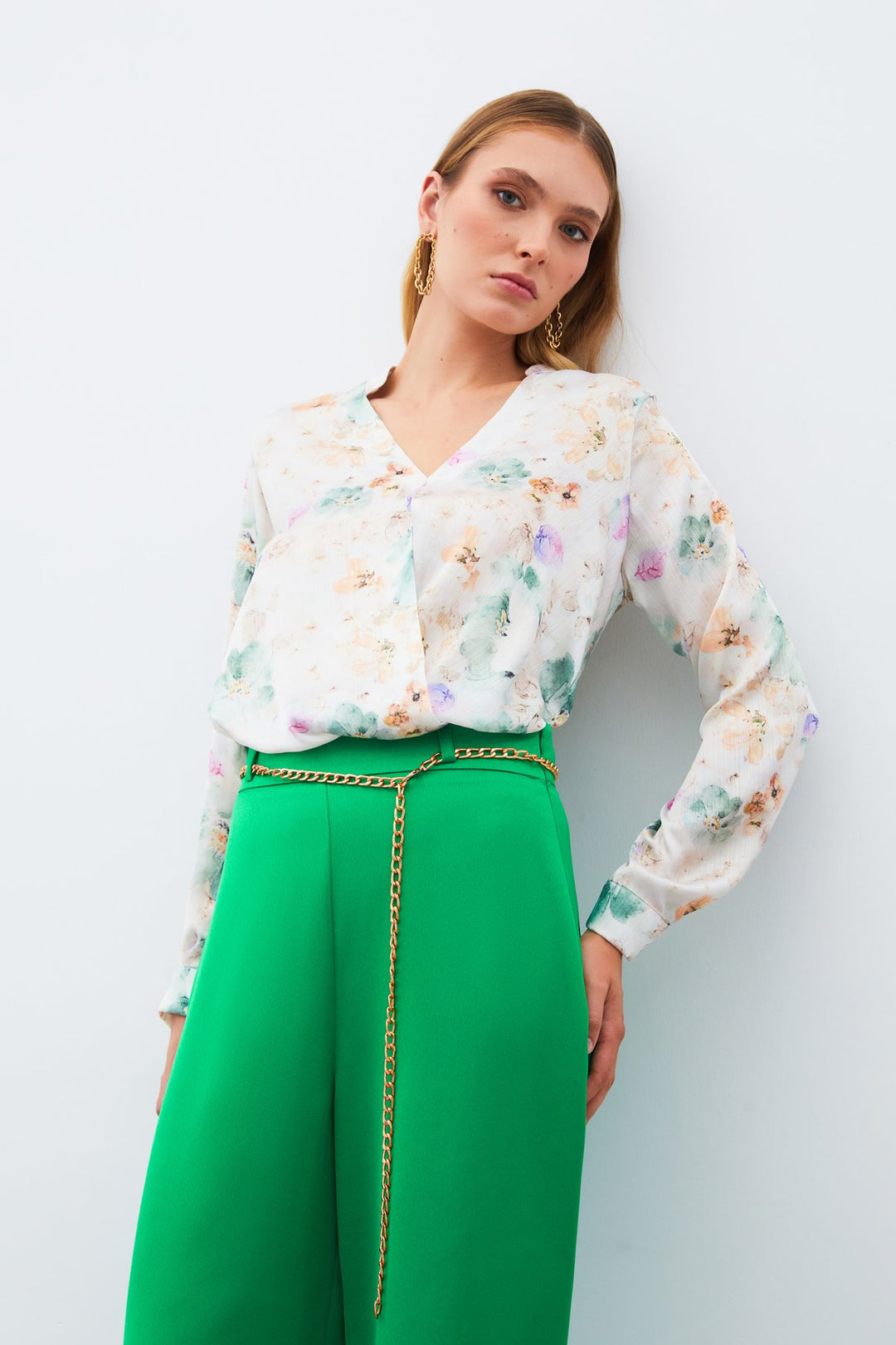 stn1515_blouse_tan_floral_satin (5).jpg